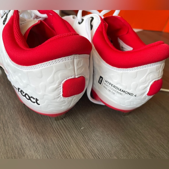 New Nike Women's Hyperdiamond 4 Elite Metal Softball Cleats White/Red Size 8.5 - Picture 4 of 5